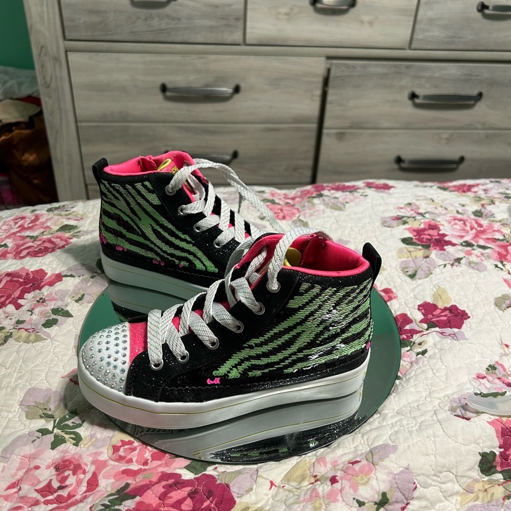 SKECHERS Colorful High-Top Sneakers with Zebra Print